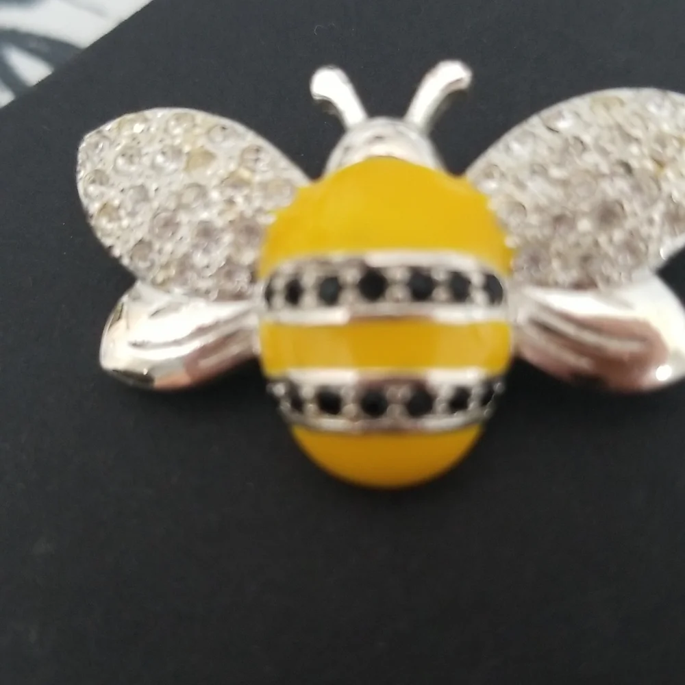 Bumblebee Pin - Picture 5 of 5